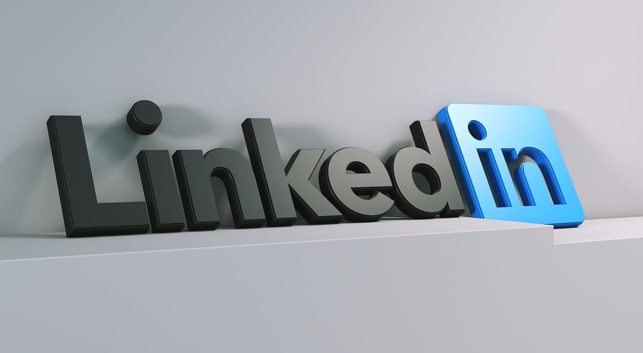 LinkedIn “злив” своїх користувачів: під загрозою – кожен - Фото 1 LinkedIn “злив” своїх користувачів: під загрозою – кожен - Фото 1